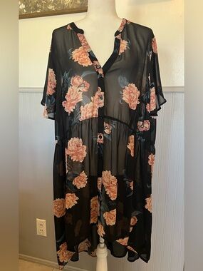 Torrid Lexie Hi Low Tunic Blouse / Floral / Cottagecore / Feminine / Size: 3X